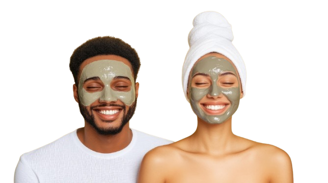 Pareja disfrutando de mascarillas faciales en casa.